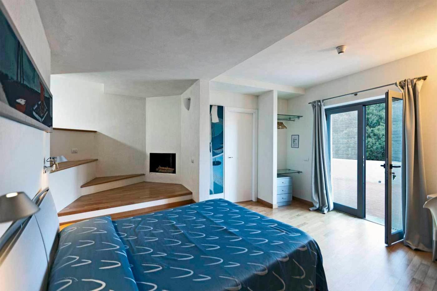 Hotel Arenella Giglio Porto Exteriör bild