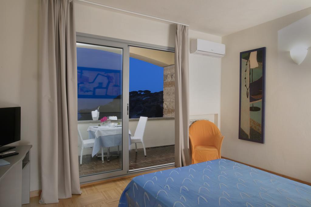 Hotel Arenella Giglio Porto Exteriör bild