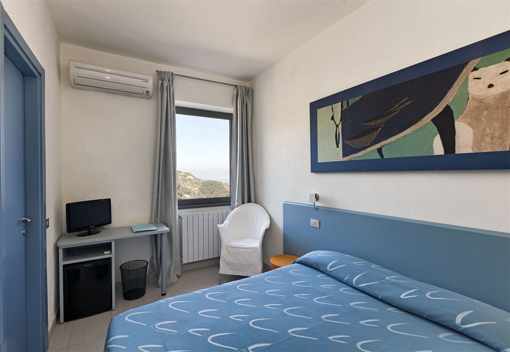 Hotel Arenella Giglio Porto Exteriör bild